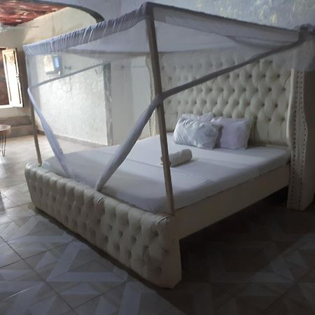 Baba Lao Hotel Malindi Esterno foto