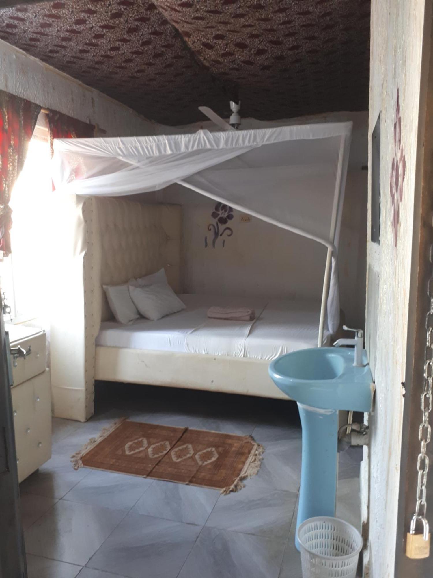 Baba Lao Hotel Malindi Esterno foto
